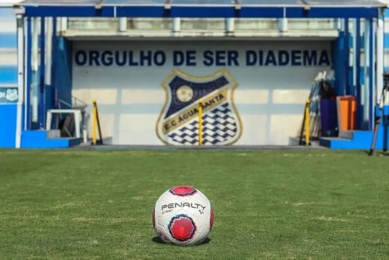 stádio Distrital do Inamar, em Diadema, a casa do Água Santa.