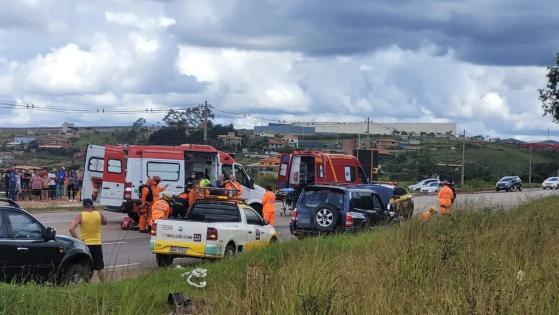 Roda se desprende de caminhão em movimento e mata criança; três ficaram feridas