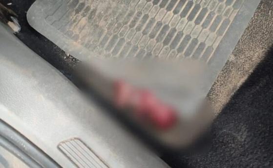 Feto estava no banco de trás do carro e foi encontrado por passageira neste domingo.