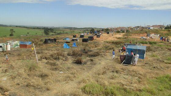 Policiais são presos acusados de liderar invasão de terra no interior de MT