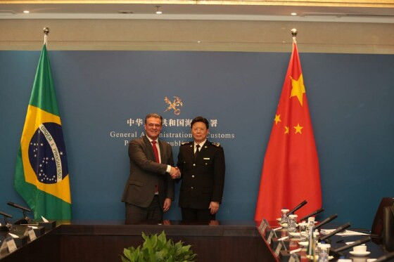 Carlos Fávaro se reúne com o ministro da Administração Geral da Aduana Chinesa (GACC), Yu Jianhua