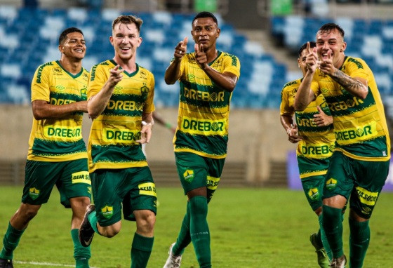 Cuiabá vence o América-MG na arena.