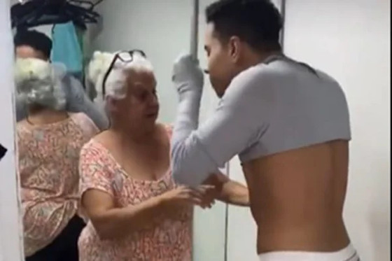 Influencer é detonado na web após humilhar costureira idosa