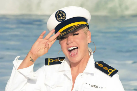 Passageiros do Navio da Xuxa se frustram com pouco contato com a apresentadora