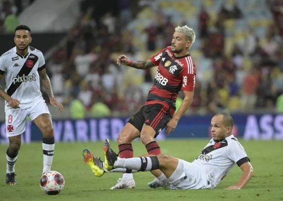 Arrascaeta está fora dos dois jogos da final do Campeonato Carioca.