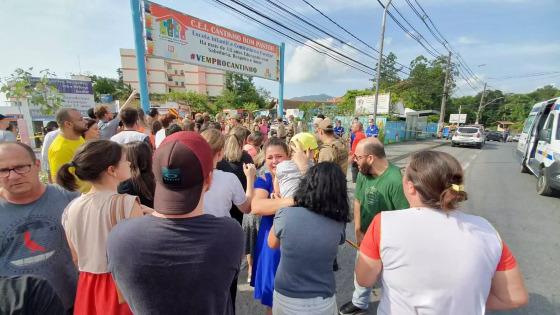 O ataque ocorre menos de dez dias após uma escola em São Paulo ser alvo de um aluno adolescente que matou uma professora com golpes de faca