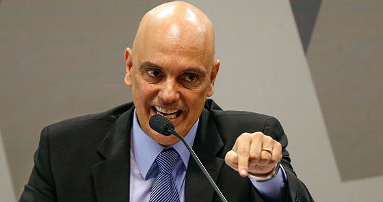  Moraes transforma em piada 