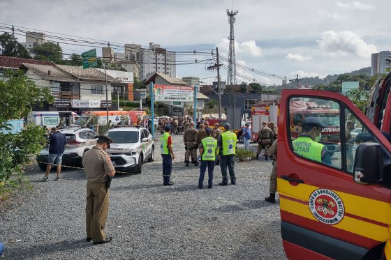 Projeto torna crime hediondo ataques em escolas e aumenta pena de assassinos de policiais