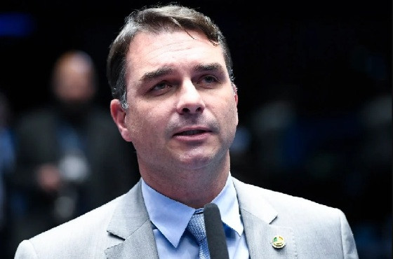 STJ abre caminho para caso da "rachadinha" de Flávio Bolsonaro voltar ao TJ do Rio