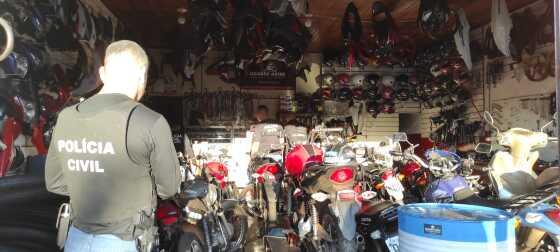 Quadrilha roubava motocicletas de funcionários de shoppings e hospitais que adquiriram o veículo para ir para o trabalho