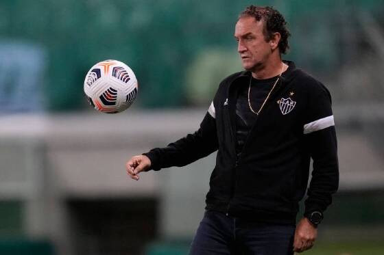 Cuca quebra silêncio após saída do Corinthians: 'Tentando juntar as peças e entender'