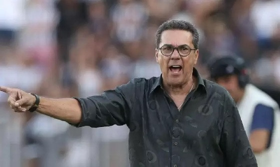 Corinthians anuncia Vanderlei Luxemburgo como novo técnico