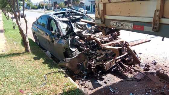 Menores roubam BMW de médico, sofrem acidente e feridos são levados para hospital onde vítima está no plantão 