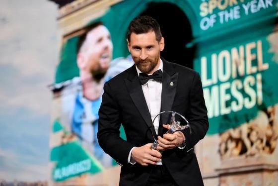 Messi fatura troféu de "Atleta do Ano" do Laureus.