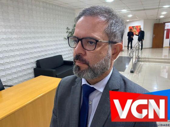 O deputado destacou que aquele que insistir em não assinar a desfiliação será expulso do partido