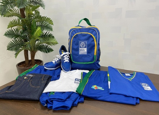 Entrega do kit uniforme das escolas regulares e kits básicos às escolas militares 