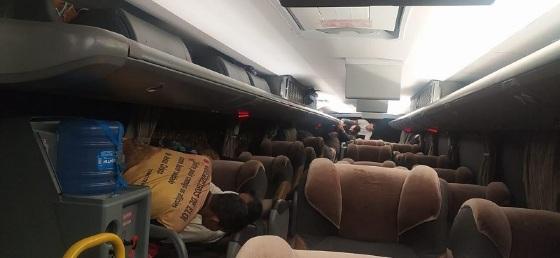 Ônibus com 38 passageiros capota e 17 pessoas ficam feridas na MT-338