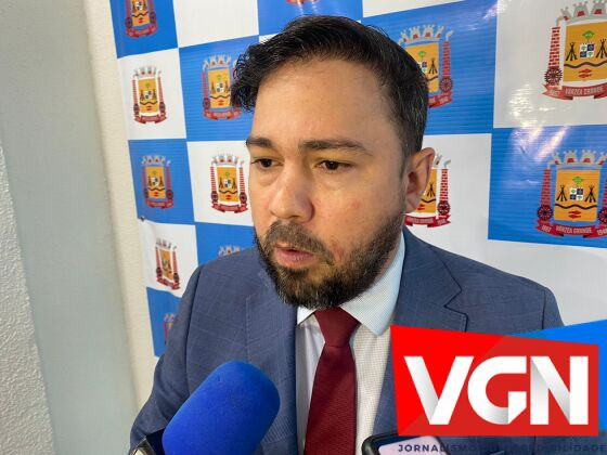 Vereador critica prefeita por vídeos emocionais e exige limpeza de córregos em VG