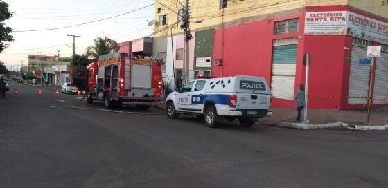 Mulher foi morta antes de ser carbonizada em incêndio de prédio em MT