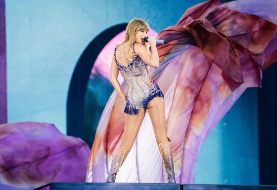 A criação da “Lei Taylor Swift” foi apresentada após inúmeras denúncias de intimidação a fãs da cantora que tentavam comprar ingressos para as apresentações