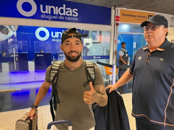 Clayson desembarca em Mato Grosso para assinar com o Cuiabá