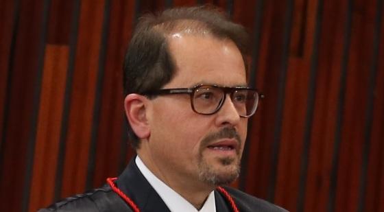 Ministro considerou que o discurso do ex-presidente que descredibilizava o sistema eleitoral se configurou crime 
