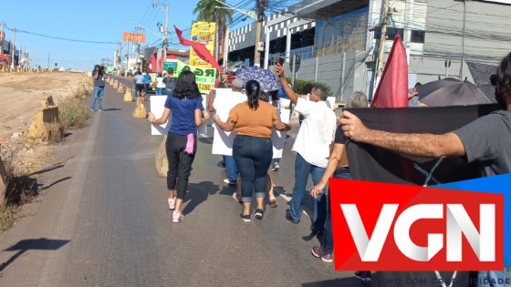 O protesto foi realizada na avenida da FEB pelo Sintep-VG e Sinvag