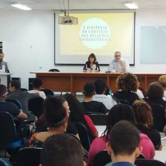 UFMT discute violência no ambiente universitário para formar professores conscientes