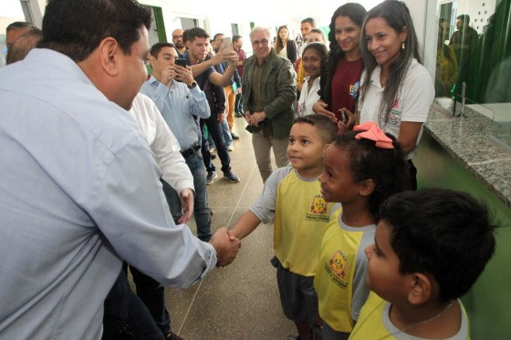 O prefeito Kalil Baracat sancionou a Lei nº 5.108/2023, que proíbe a realização de apresentações de danças com conteúdo obscenos nas escolas