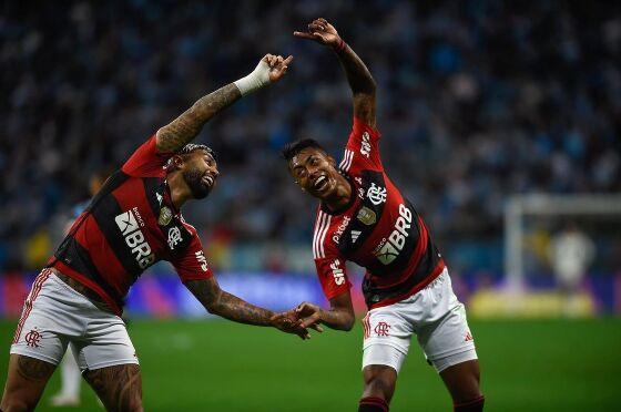 Flamengo vence Grêmio fora de casa e ganha vantagem para vaga na decisão da Copa do Brasil.