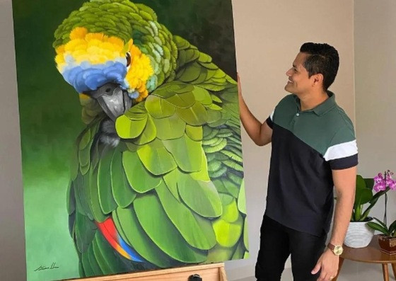 Petterson conta que começou a pintar desde cedo e que sua especialidade é retratar os animais.