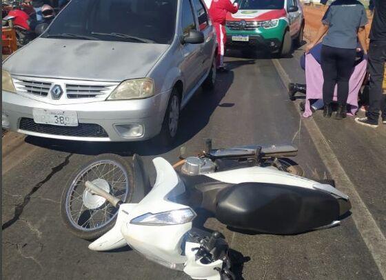 Jovem é levada ao PS/VG após colidir motocicleta em veículo na Feb