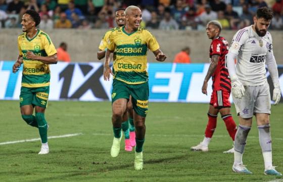 Cuiabá vence Flamengo e entra na briga por vaga na Libertadores