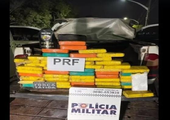 Suspeitos transportando drogas trocam tiro com a PM; 50 kg de cocaína apreendidos