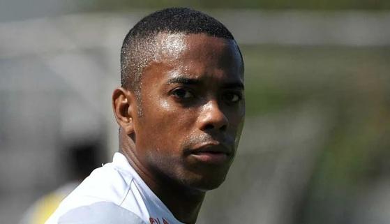 Robinho foi condenado em última instância pela Justiça Italiana por violência sexual.