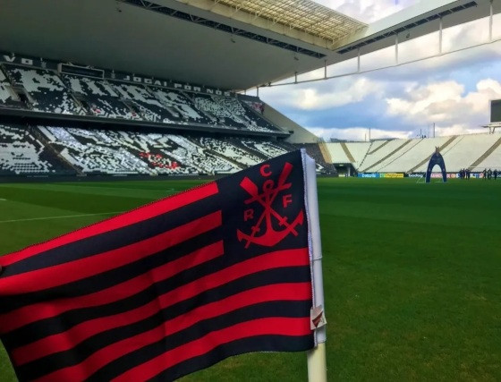 Sem o Maracanã, Flamengo estuda jogar contra o Athletico-PR na Neo Química Arena.