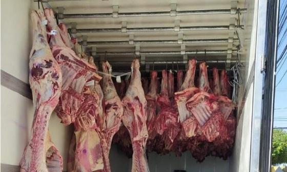 Funcionários de distribuidora e dono de açougue são presos por furto de carga de carne em Cuiabá