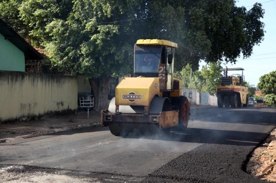 Obra visa realizar a proteção, impermeabilização e rejuvenescimento superficial e estético das ruas da cidade 