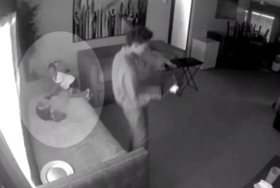 Criança atira na própria mão após encontrar arma na casa da avó