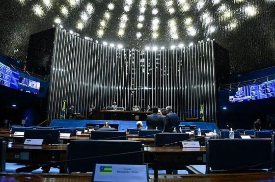 Plenário do Senado vota proposta que unifica cinco tributos e cria o IVA (Imposto sobre o Valor Agregado)