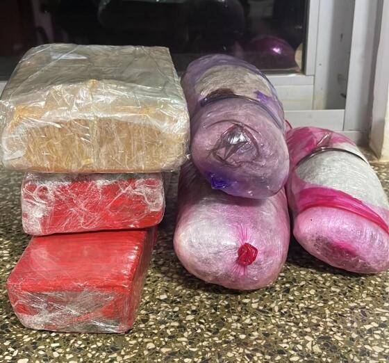 Dupla é presa com cocaína e maconha skunk em MT