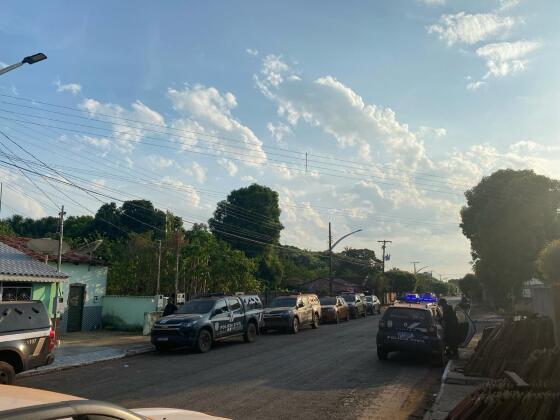 Operação “Mercadores do Tráfico” cumpre oito mandados de prisão e 21 de busca e apreensão