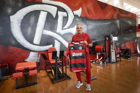 Tite garante que a principal missão é vaga direta na Libertadores, mas não descarta título: "Ainda tem um sonho".