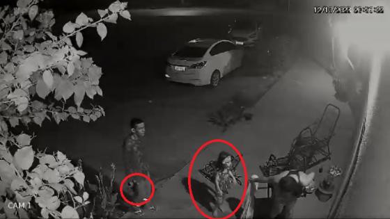 Vídeo mostra criminoso mostrando arma para grupo de amigo e criança em MT