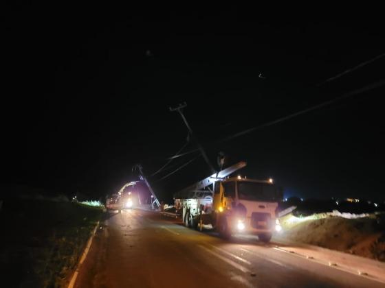 Ventos e temporais causam queda de 100 postes de energia elétrica em cidades de MT