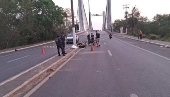 Motociclista morre ao colidir contra poste em avenida de VG 