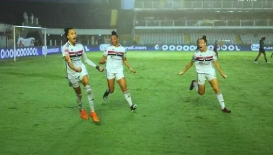 São Paulo vence, derruba invencibilidade do Corinthians e sai na frente na final do Paulistão 