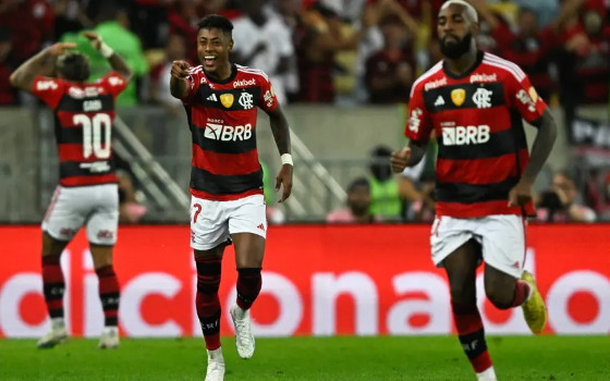 Punidos por má conduta, Bruno Henrique e Gerson são liberados para partida contra Bragantino; Flamengo é multado em R$ 54 mil.