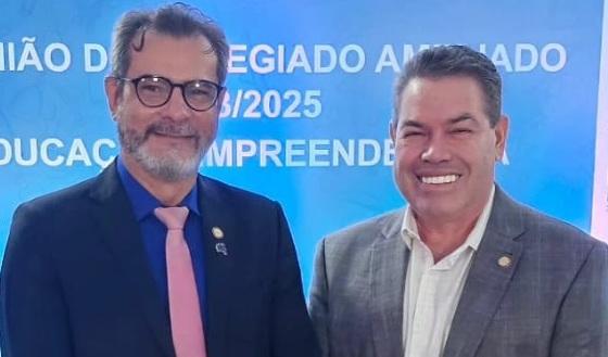 Presidente nacional da Undime, Alessio Costa Lima (esuqerda) e vice-presidente nacional da Undime, Silvio Fidelis