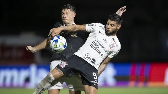 No sufoco, Corinthians vira e vence o Vasco por 4 a 2.